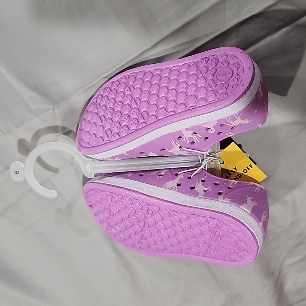 NWT baby/toddler unicorn slip on - Picture 5 of 7